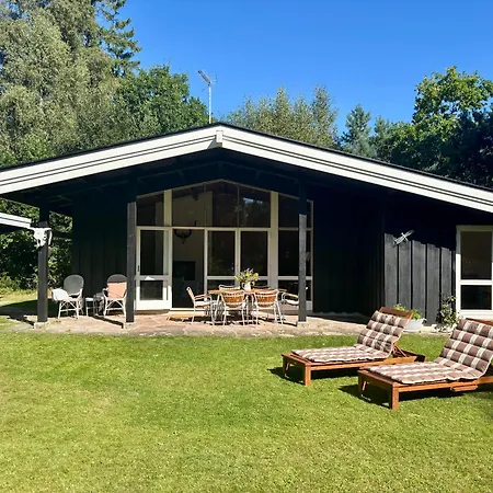 Idyllic Wooden With Fireplace Near Tisvilde *
