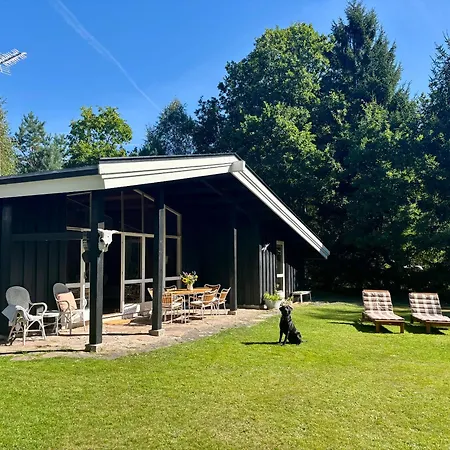 Idyllic Wooden With Fireplace Near Tisvilde * Frederiksværk